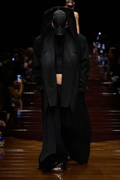 Look 50